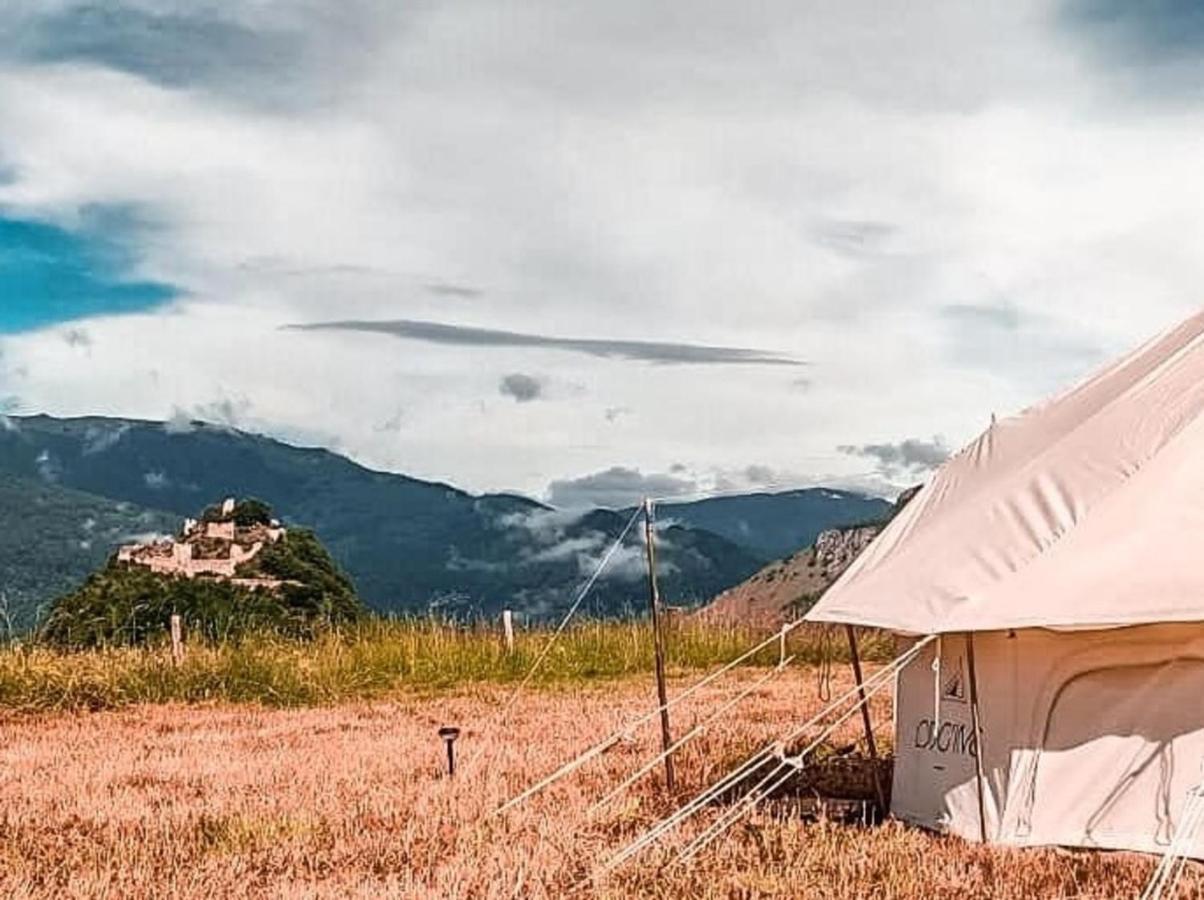 Lodg'Ing Secret Camp Ariege Hotel Lordat Екстериор снимка